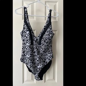 Geometric one piece bathing suit